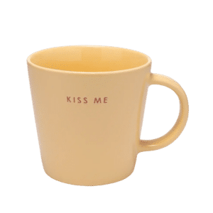 Ceramic tea cup KISS ME