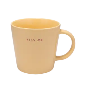 Ceramic tea cup KISS ME