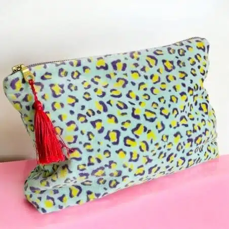 Cosmetic bag Velvet Leo Late or ugly