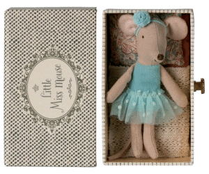 Dance mouse in daybed - Little sister
