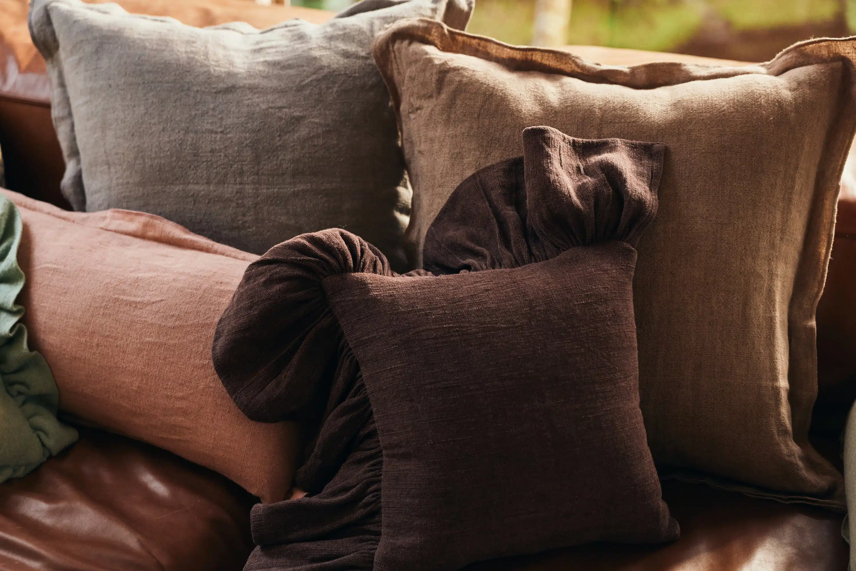 Linen cushion - Magnolia
