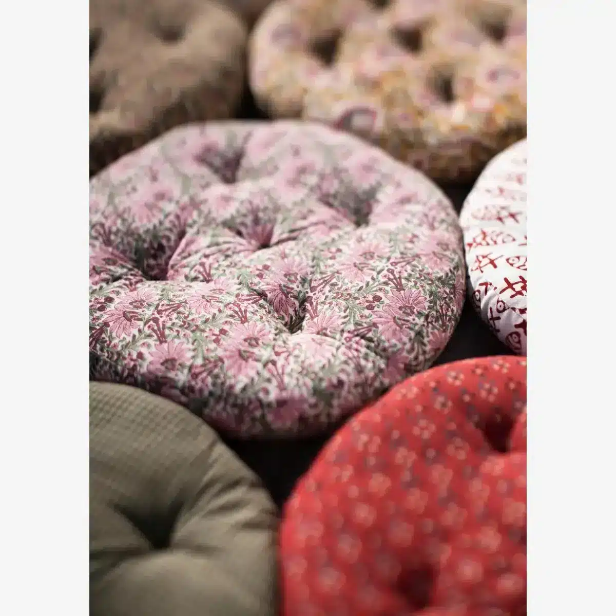 Round cotton chair pad - Pink, green, maroon