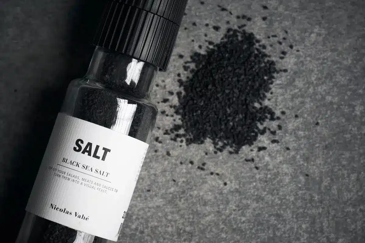 Salt - Black
