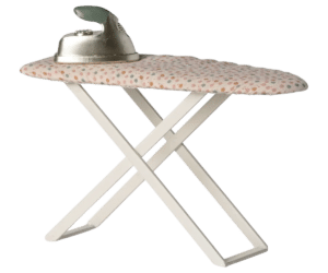 Strijkijzer en strijkplank