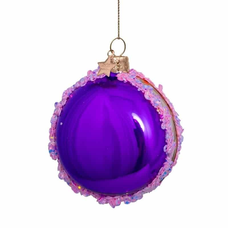 Strong purple opal macaron