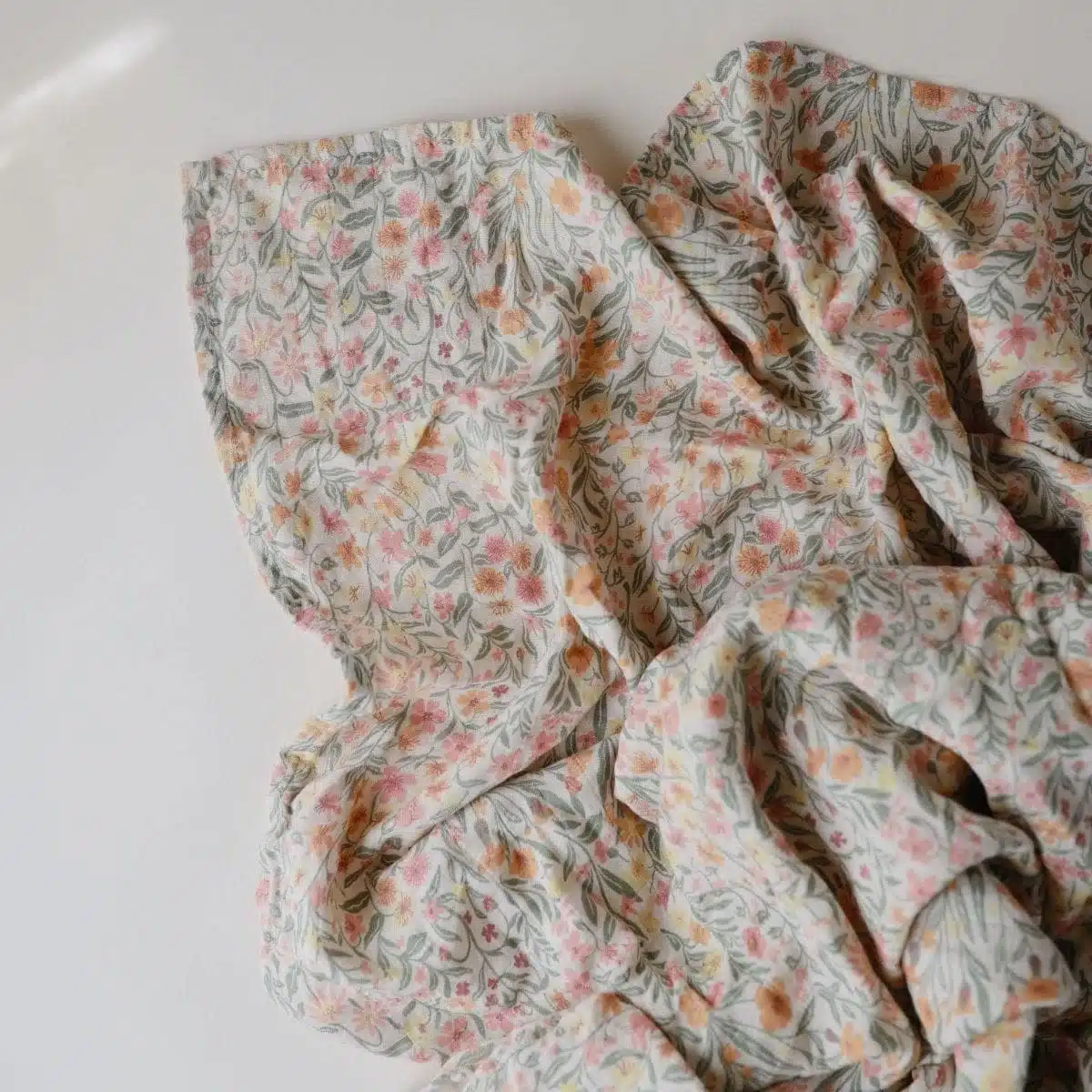 Swaddle 120 x 120cm Pastel Blooms