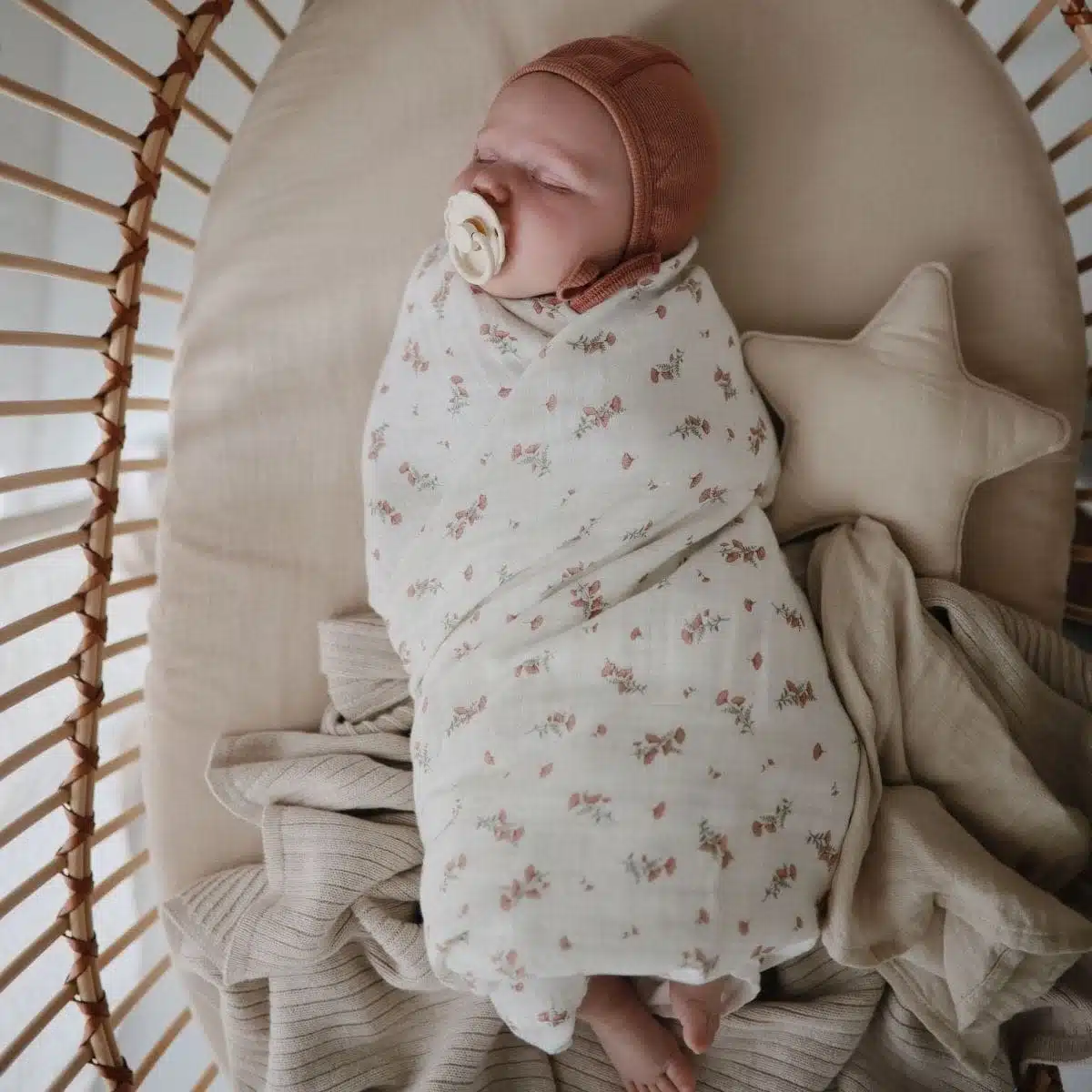 Swaddle 120 x 120cm Pink Flowers