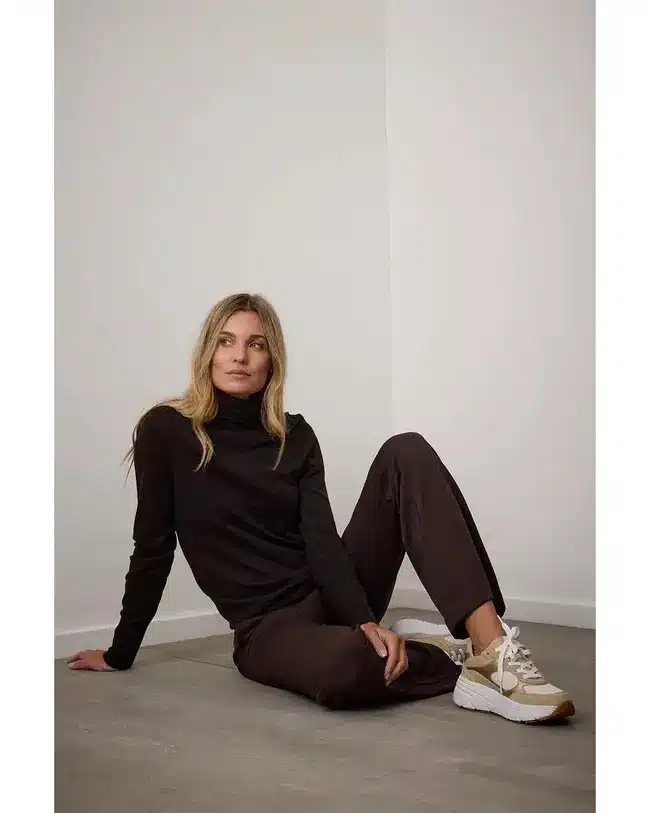 Thamar Rollneck brown