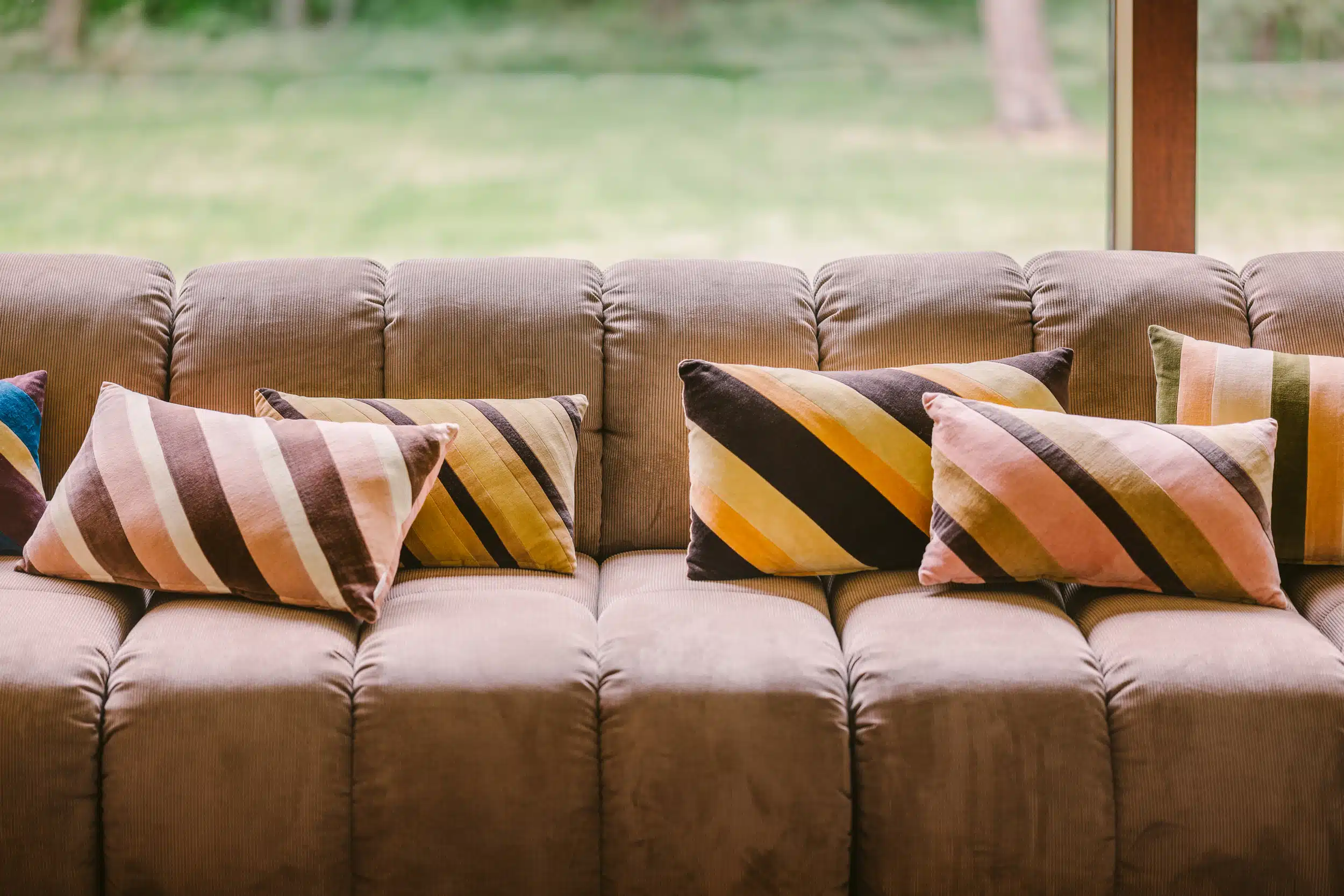 HK Living - Striped velvet cushion 60x35 - Rose