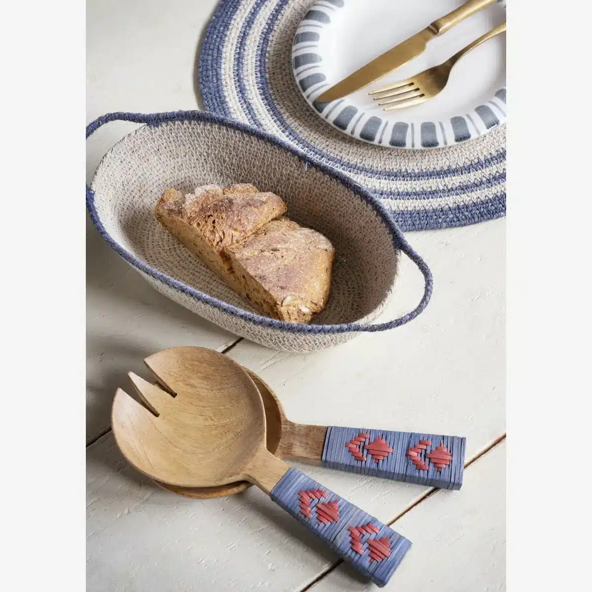 Madam Stoltz - Wooden salad set w/ bamboo - Blue/Red